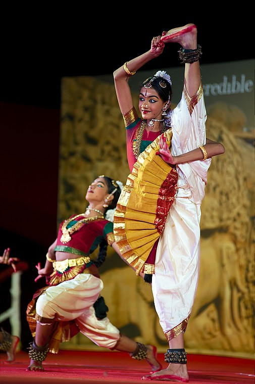 Sri Devi Nithralaya (Mamallapuram Dance Festival 2012 - Bharatanatyam)